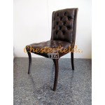 Chesterfield Klassisk stol brun i färg A5 helt i äkta skinn