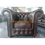 Klassisk XL antikbrun (A5) Chesterfield fåtölj helt i äkta skinn