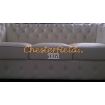 Klassisk XL Chesterfield 3 sits soffa (K2) vanilj i färg helt i äkta skinn