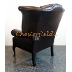 Queen Chesterfield öronlappsfåtölj brun (A5 mörk) i färg helt i äkta skinn