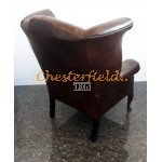 Queen Chesterfield öronlappsfåtölj brun (A5 mitten) i färg helt i äkta skinn