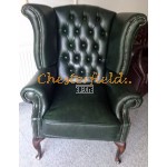 Queen Chesterfield öronlappsfåtölj antikgrön (A8) i färg helt i äkta skinn