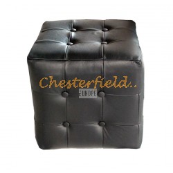 Chesterfield sittpuff svart (K70) i färg helt i äkta skinn