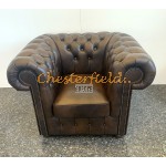 Klassisk antik mellanbrun (A5M) Chesterfield fåtölj helt i äkta skinn