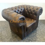 Klassisk antik mellanbrun (A5M) Chesterfield fåtölj helt i äkta skinn