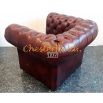 Klassisk Chesterfield fåtölj Oxblod i färg helt i äkta skinn