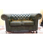 Klassisk XL Chesterfield 2 sits soffa (A8) grön i färg helt i äkta skinn