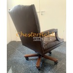Chesterfield King brun svängbar stol