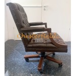 Chesterfield King brun svängbar stol