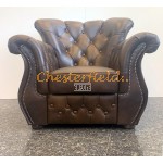 Monk Chesterfield fåtölj mellanbrun (A5M) i färg helt i äkta skinn