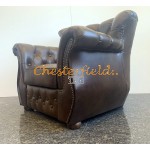 Monk Chesterfield fåtölj mellanbrun (A5M) i färg helt i äkta skinn