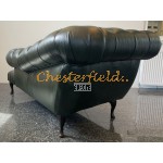 Divan Chesterfield (vänster) A8 antikgrön i färg helt i äkta skinn