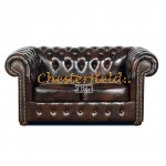 Klassisk Chesterfield 2 sits soffa (A5) brun i färg helt i äkta skinn