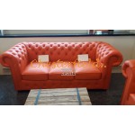 Klassisk Chesterfield 2 sits soffa (K6) apelsin i färg helt i äkta skinn