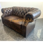 XL Windsor Chesterfield 2 sits soffa (A5M) brun i färg helt i äkta skinn